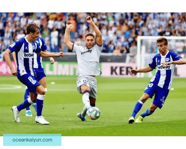 沙尔克在新赛季攻防平衡表现稳健，球队竞争力增强引人关注